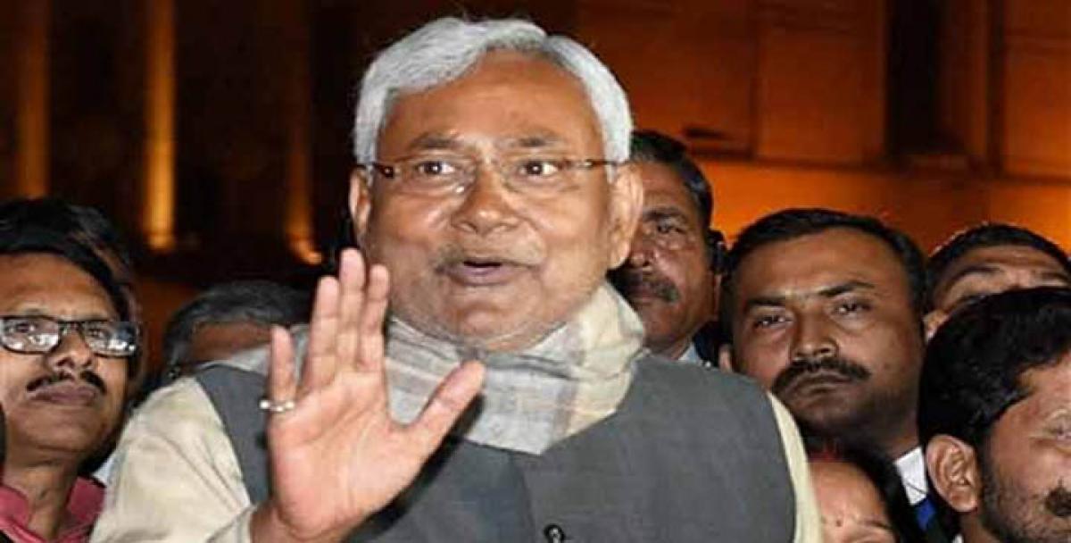 Kejriwal congratulates Nitish on Bihar win